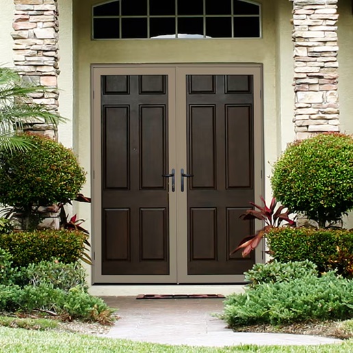 Why Choose a Local Retractable Screen Door Company in Solana Beach?
