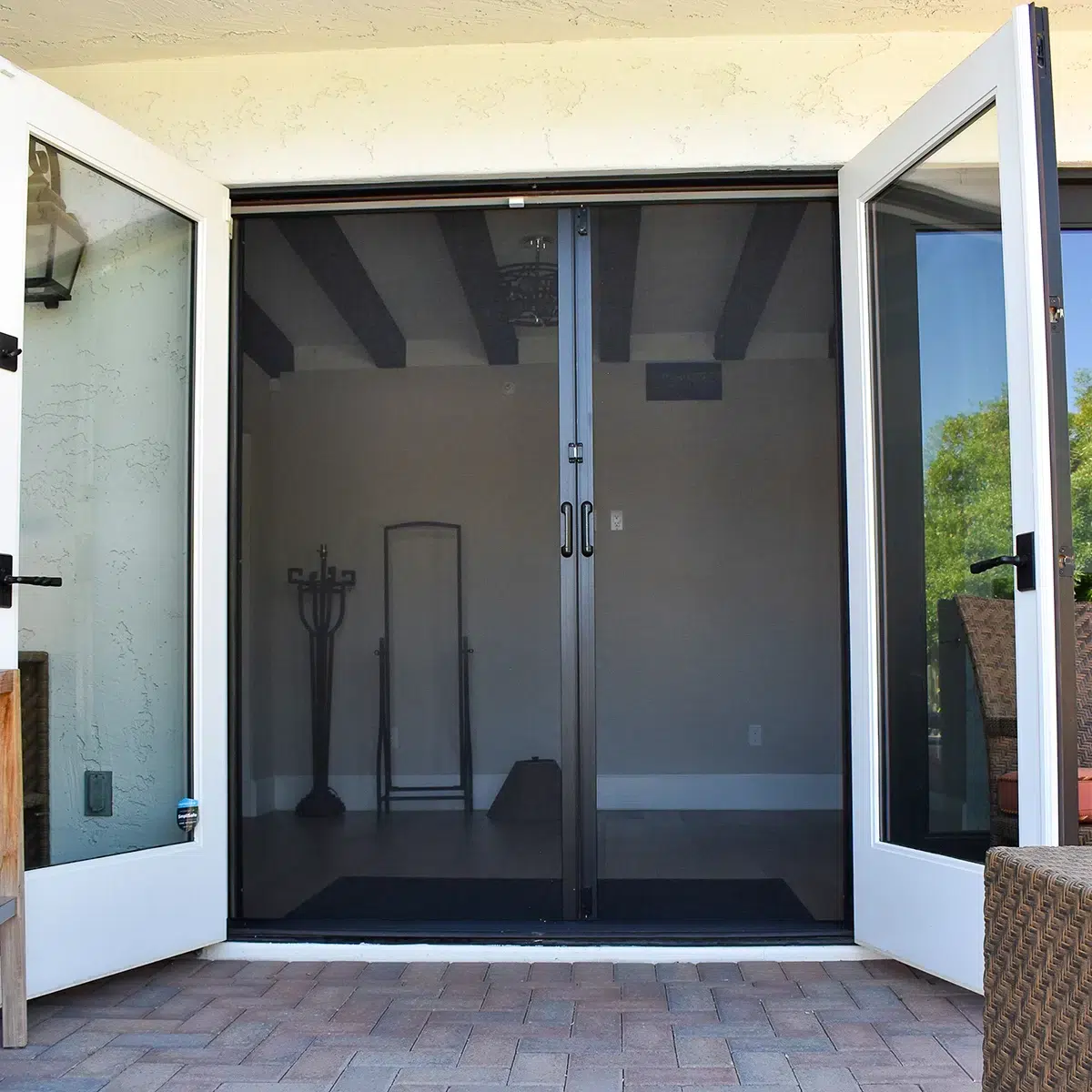 Retractable Screen Doors Near Me in Chula Vista: Why Homeowners Are Making the Switch