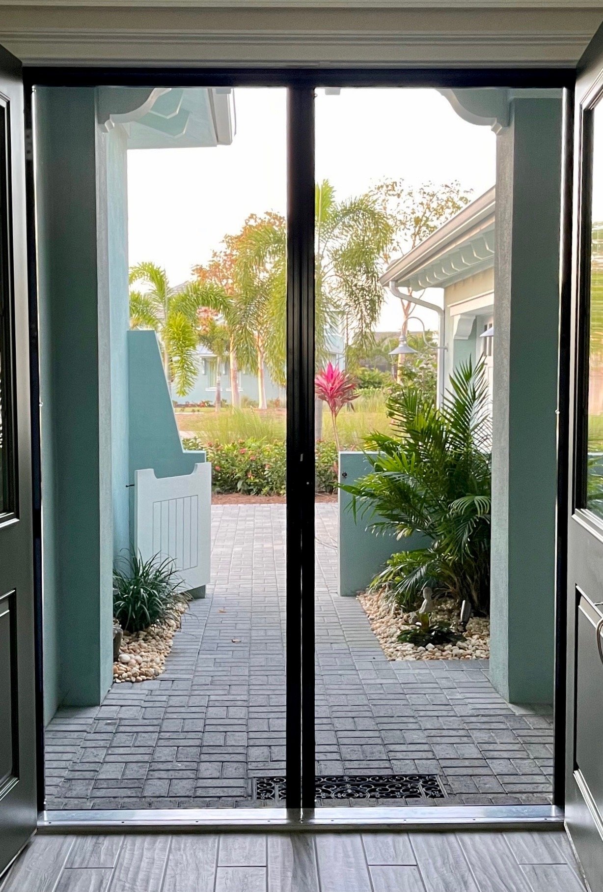 Retractable Screen Door Replacement in Carlsbad for Improved Airflow and Everyday Convenience