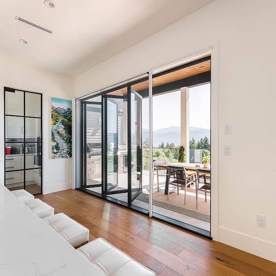 Invisible Screen Doors in Lakeside: A Modern Way to Enjoy Fresh Air