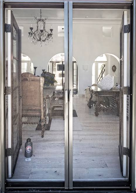 Retractable Screen Door Installation in El Cajon: A Smart Upgrade for Comfort, Ventilation, and Convenience