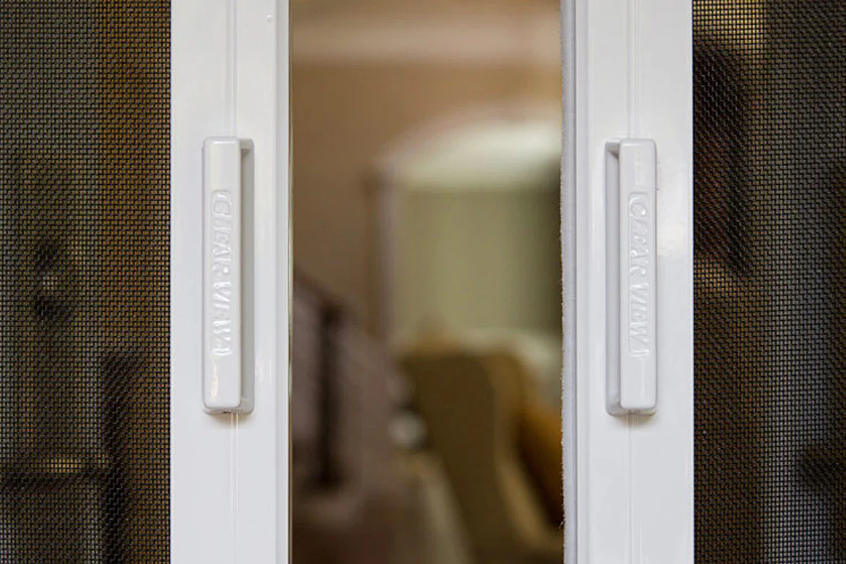 Manual Retractable Screen Doors in Rancho Santa Fe for Flexible Outdoor Living
