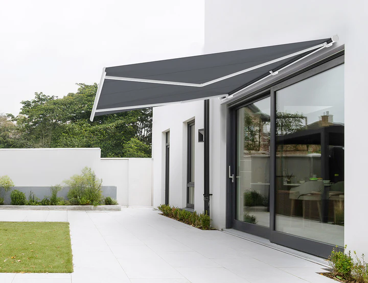 Retractable Awnings in Carmel Valley for a Cooler and More Comfortable Outdoor Space
